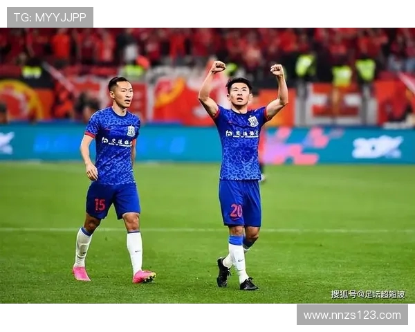 上海德比再燃战火海港申花巅峰对决谁能称霸申城荣耀之巅 上海德比再燃战火海港申花巅峰对决谁能称霸申城荣耀之巅