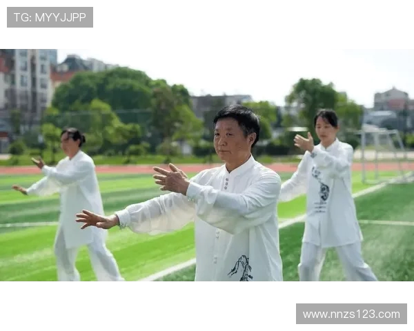 以运动点燃生命激情让健康与活力成为我们前行的永恒动力 以运动点燃生命激情让健康与活力成为我们前行的永恒动力