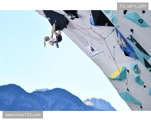 南京攀岩队在世界攀岩锦标赛中的战术分析与表现点评 南京攀岩队在世界攀岩锦标赛中的战术分析与表现点评