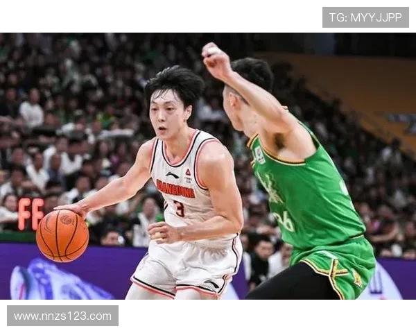 CBA精彩对决辽宁队迎战广东队2020赛季直播回顾与精彩瞬间分析